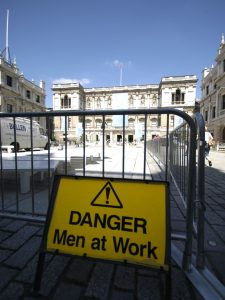 ROYAL ACADEMY - Trabajo en Peligro Hombres